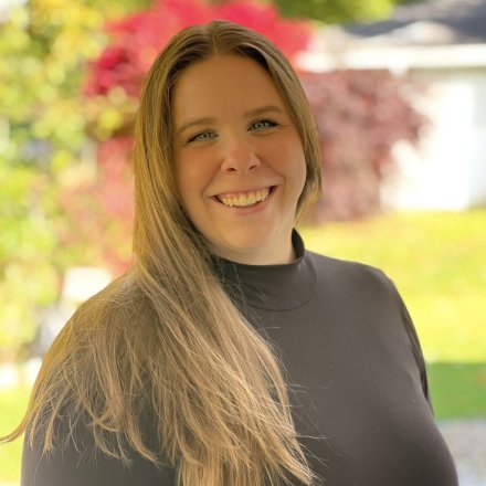 Analise Brower headshot